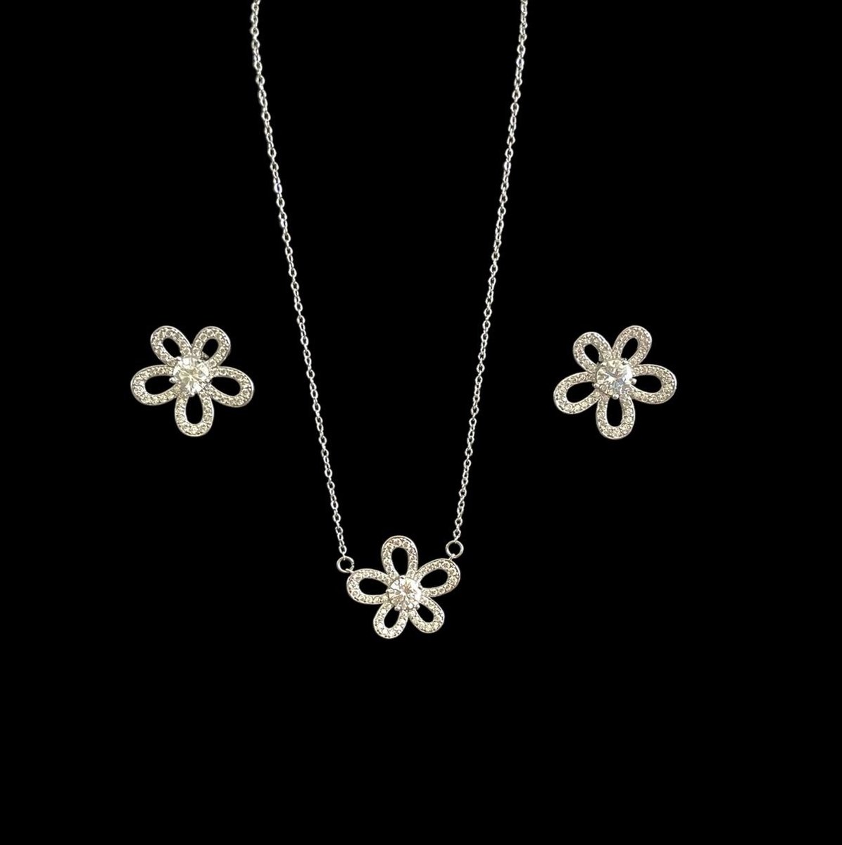 ASTRADAVI Sieraden Geschenkset - Hanger Ketting Zirkonia Klavertje Vijf - met Bijpassende Oorbellen - Zilver