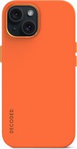 DECODED Siliconen Hoesje voor iPhone 15 - Anti-Bacterieel Hoesje - Geschikt voor MagSafe - Apricot Oranje