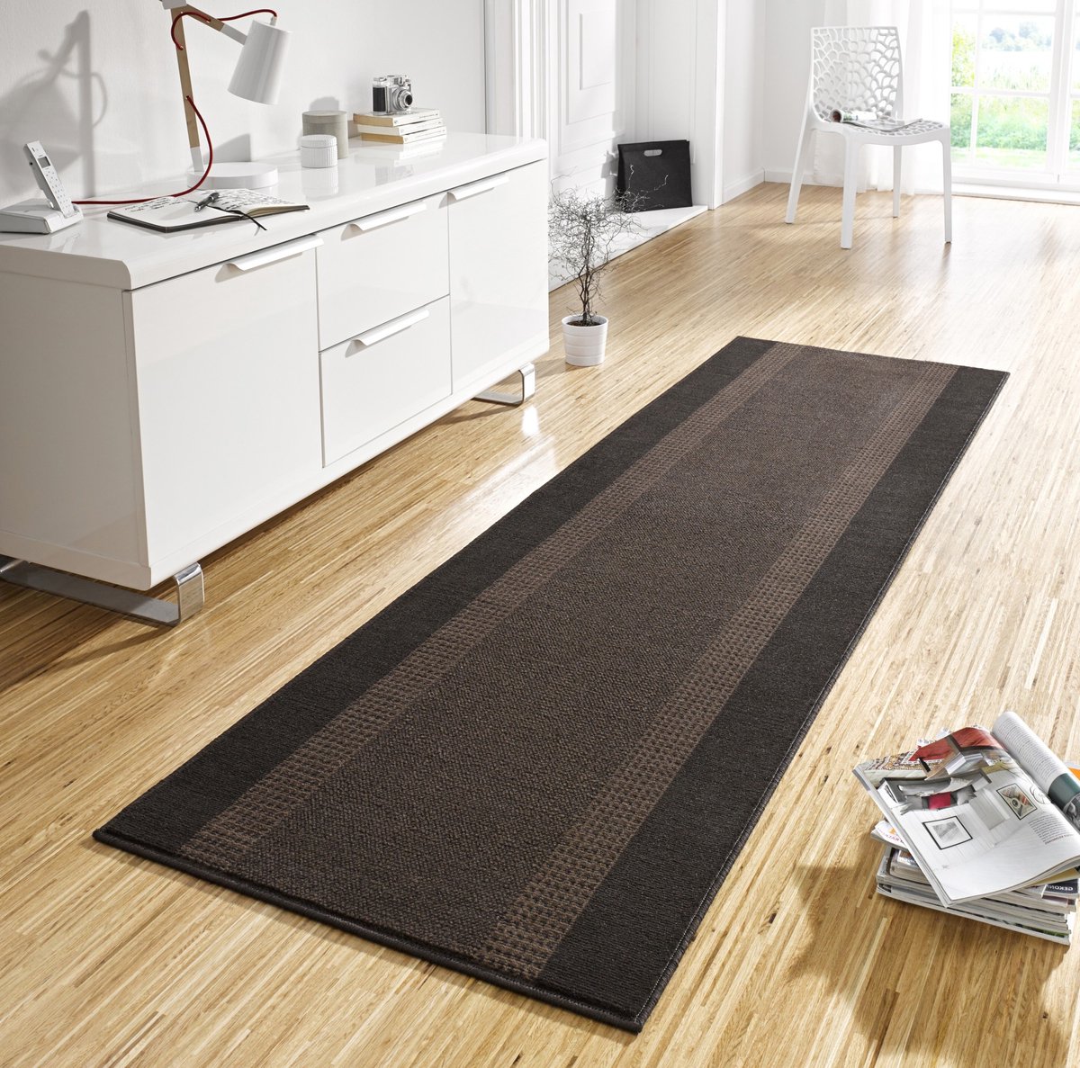 Flycarpets Loper Designer Velours - Lijstmotief / Kader - Laagpolig - Bruin 80x500 cm