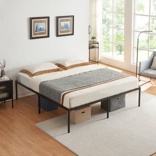 Lit en métal lit double Vårdö avec sommier 180x200 cm noir [en.casa]