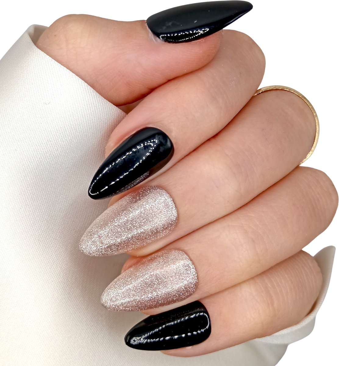 SD Press on Nails - B-173 - Plaknagels - Nagelset 20 Nagels - Zwart + Goud - Gellak - Nagellak - Kort Stiletto - Nepnagels met Lijm - Kunstnagels - Nail Art - Handmade - Valse nagels - Nagelvijl - Accessoires - Stiletto Nagels