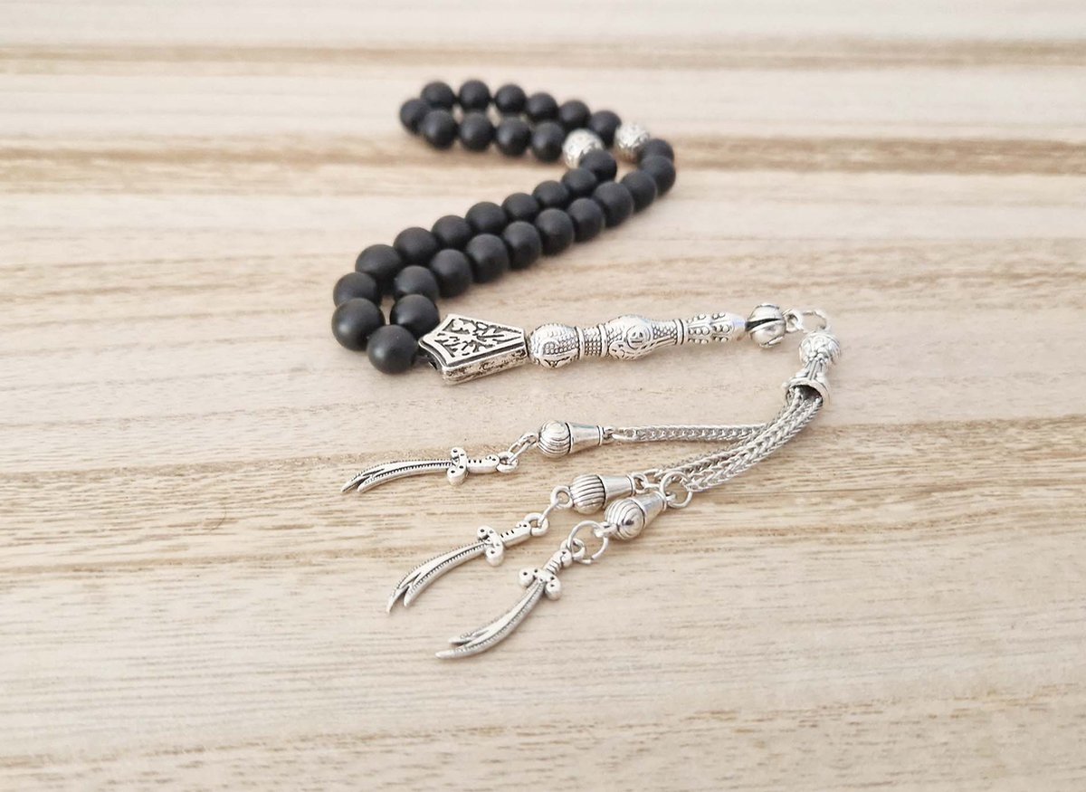 Handgemaakte tesbih "tasbih" natuursteen "Mat zwart onyx" - Aantal kralen 33 - Diameter kralen 8 MM - met metaal tassel "model 10" - Een mooi cadeau-idee