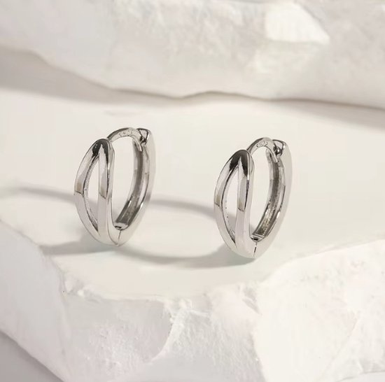 Boucles d'oreilles créoles de Luxe Aurélia en Argent sterling (10 mm) avec motif torsadé – finition brillante et minimaliste