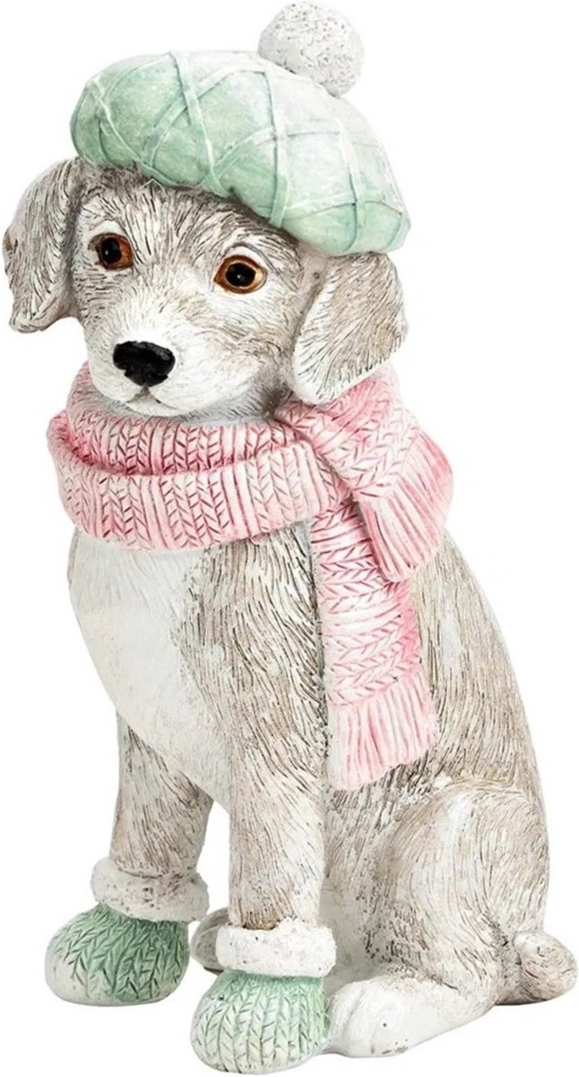 Beeldje winterhond met groene sjaal en roze muts