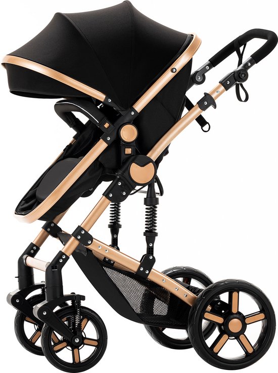 Zwarte kinderwagen met goudkleurige frame, verstelbare rugleuning en kap.