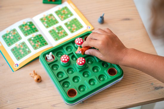 SmartGames Jump In' - Logisch Denkspel - 60 Educatieve Springuitdagingen - Compact Reisspel & Solospel - Vanaf 7 Jaar