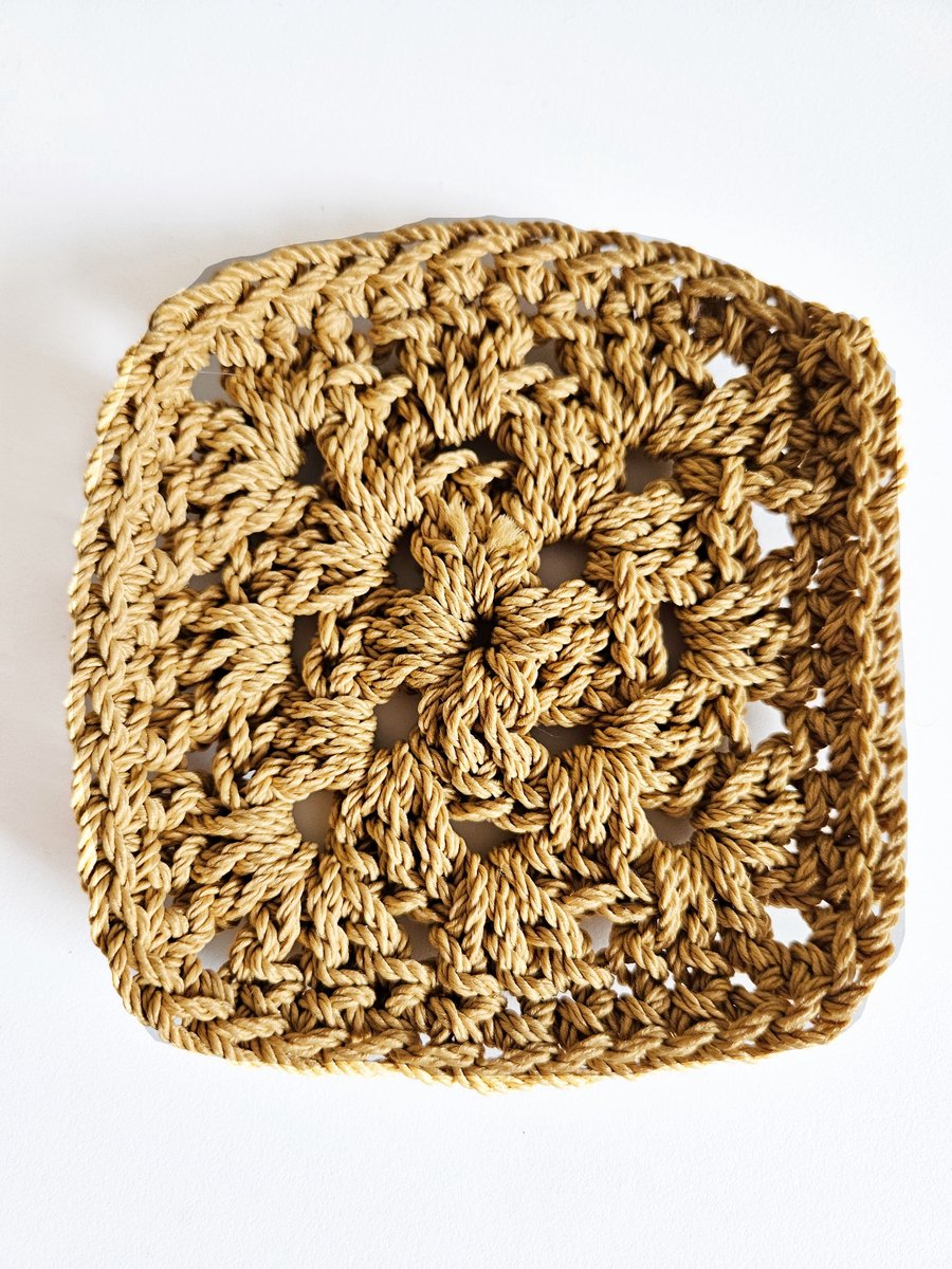 Handgemaakte onderzetter - 14cm x 14cm - 100% Egyptische wol