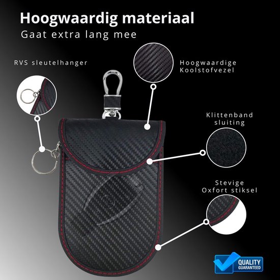 Zwarte hoes met carbonlook en rode stiksels. Met RVS sleutelhanger en klittenbandsluiting.
