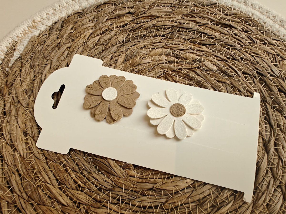 Antislip haarspeldjes Flower Beige - kinderknipjes - Babyhaarclipjes - Meisjes Haarspeldjes - Kinderhaaraccessoires - Haarspeldjes kinderen - Haaraccessoires meisjes - Haarspeldjes baby - Kinder haarspeldjes - Kinder haarclips - Haarspeldjes kind