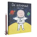 Voorplaat van 'De astronaut' met een vrolijke astronaut in een wit pak in de ruimte met planeten en sterren.