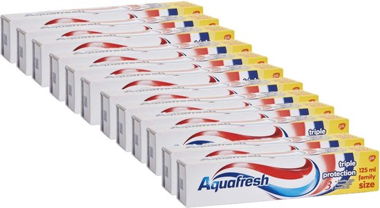 Doos met twaalf Aquafresh Triple Protection tandpastabuisjes van 125 ml.