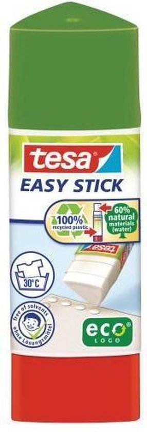 Bâton de colle Tesa Easy Stick avec capuchon vert et base rouge. Avec une main collant du papier.