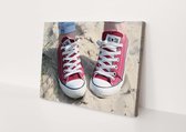 Rode canvas schoenen | Canvasdoek | Wanddecoratie | 60CM x 40CM | Schilderij | Foto op canvas