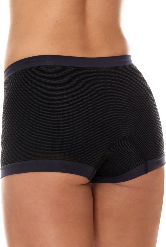 Achterkant van een zwarte Brubeck naadloze boxershort met horizontale lijntjes en donkergrijs
ingebreide tailleband.