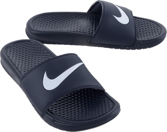 Nike Benassi Swoosh - Slippers - Unisex - Maat 37.5 - Navy/ Wit | bol