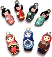 7 pièces cintres en métal pour poupées - poupées japonaises et russes