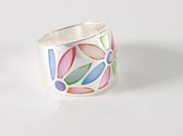 Zware zilveren ring met multicolor schelp - maat 17.5