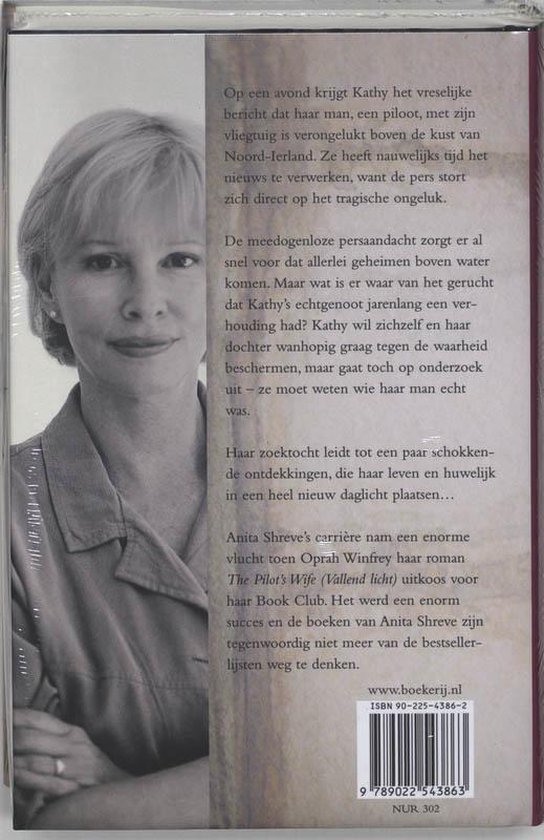 Kopie van een boek met een portret van een vrouw met blond haar en een grijs overhemd.