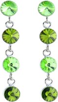 Zilverkleurige oorhangers met groene swarovski elements