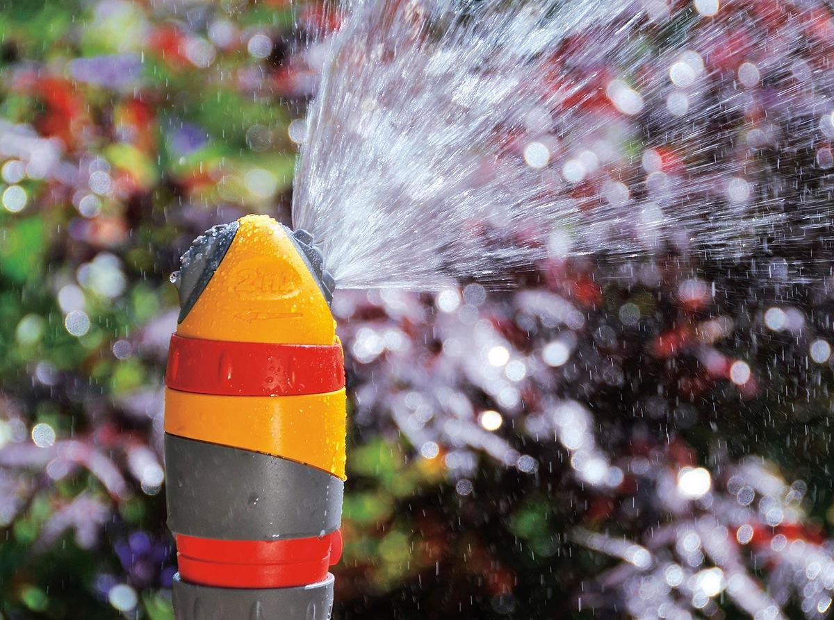 Hozelock Turbine Circular Sprinkler PRO 2 in 1 on Spike, 314 m²