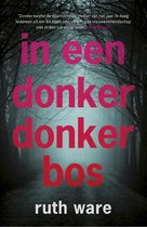 Omslag In een donker, donker bos