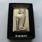Zippo aansteker Golden Emblem High Heels Brass Brushed Limited Edition