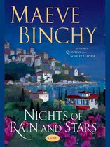 Boek 'Nights of Rain and Stars' door Maeve Binchy. Een schilderachtige kustplaats met witte huizen, bloeiende roze struiken en een blauwe zee.