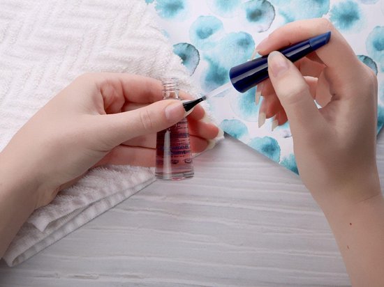 Herome Nagelverharder Sensitive - Nagelversterker Nagellak Nagelverzorging - maakt nagels sterk en biedt een milde verzorging - 10ml.
