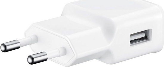 Witte Samsung reisadapter met EU-stekker en USB-poort, schuin aanzicht.