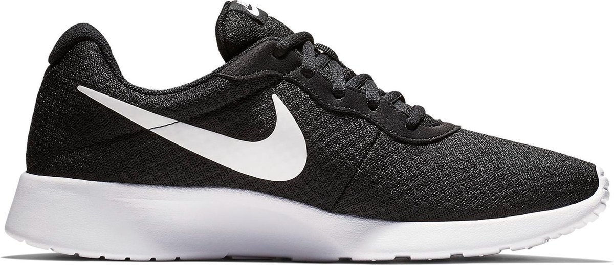 Nike Tanjun Dames Sneakers - Black/White - Maat 36 | bol