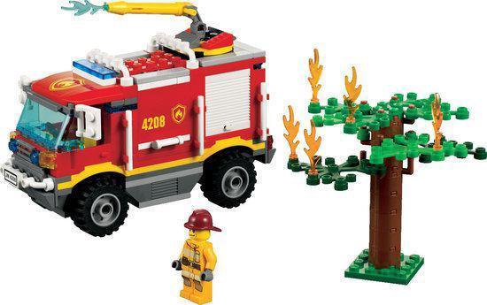 LEGO City 60107 pas cher, Le camion de pompiers avec échelle