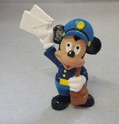 Disney Mickey Mouse - speelfiguurtje - taarttopper - postbode met brief - 7cm