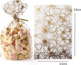 50x Transparante Zakjes Gouden Bloemen - Uitdeelzakjes - Snoepzakjes - Uitdeelzakjes Bruiloft - Zakjes Goud