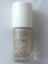 Essence cosmic lights nail polish 02 cosmic star