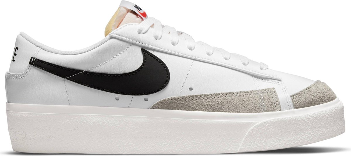 Nike W Blazer Low Platform Dames Sneakers - White/Black-Sail-Team  Orange-White - Maat 36.5 | bol.com