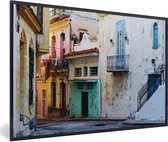 Fotolijst incl. Poster - Kleurrijke straat in de Cubaanse hoofdstad Havana - 90x60 cm - Posterlijst