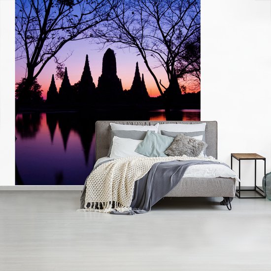 Papier peint Papier peint photo Wat Chaiwatthanaram - Silhouette de Wat Chaiwatthanaram, Thaïlande largeur 220 cm x hauteur 220 cm - Impression photo sur papier peint vinyle (7 tailles disponibles) - chambre/salon/bureau