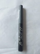 Essence we are amazing creamy eyeshadow pen #02 be my glam light!