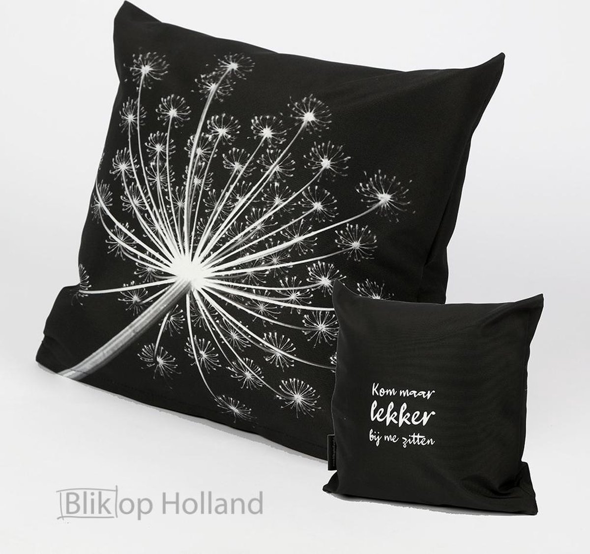HUGS buitenkussen | berenklauw | 40 x 40 | zwart | uniek outdoor kussen | tuinkussen met tekst | terras | waterafstotend