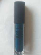 Essence vibrant shock lip paint # 05 nightstalker