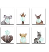 Schilderij  Set 6 Zebra Giraf Koala Olifant Hertje Leeuwtje met Groene Kauwgom - Kinderkamer - Dieren Schilderij - Babykamer / Kinder Schilderij - Babyshower Cadeau - Muurdecoratie - 30x20cm - FramedCity
