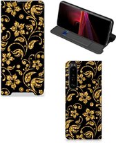Bookcase Cadeau voor Oma Sony Xperia 1 III Telefoonhoesje Gouden Bloemen