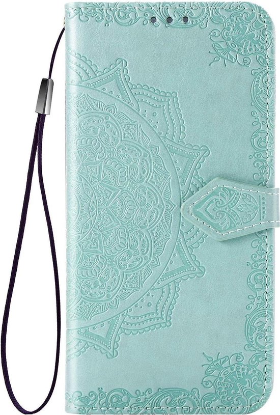 Étui de téléphone turquoise avec relief mandala, dragonne et fermeture magnétique. Design détaillé.