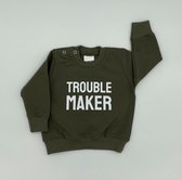 Groene sweater "Trouble Maker" maat 74