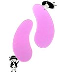 Twee roze, boonvormige, herbruikbare oogpatches met zwarte cartoonfiguren.