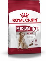 Bol.com Royal Canin Medium Adult 7+ - Hondenvoer - 10 kg aanbieding
