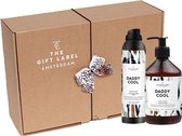 The Gift Label - Giftset voor hem - Handzeep met pompje 500ml en Doucheschuim 200ml - Vegan en Duurzaam.