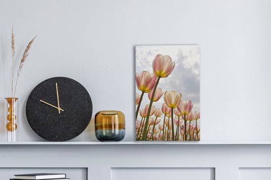 Toile - Rose avec tulipes blanches ciel nuageux - 20x30 cm - Décoration