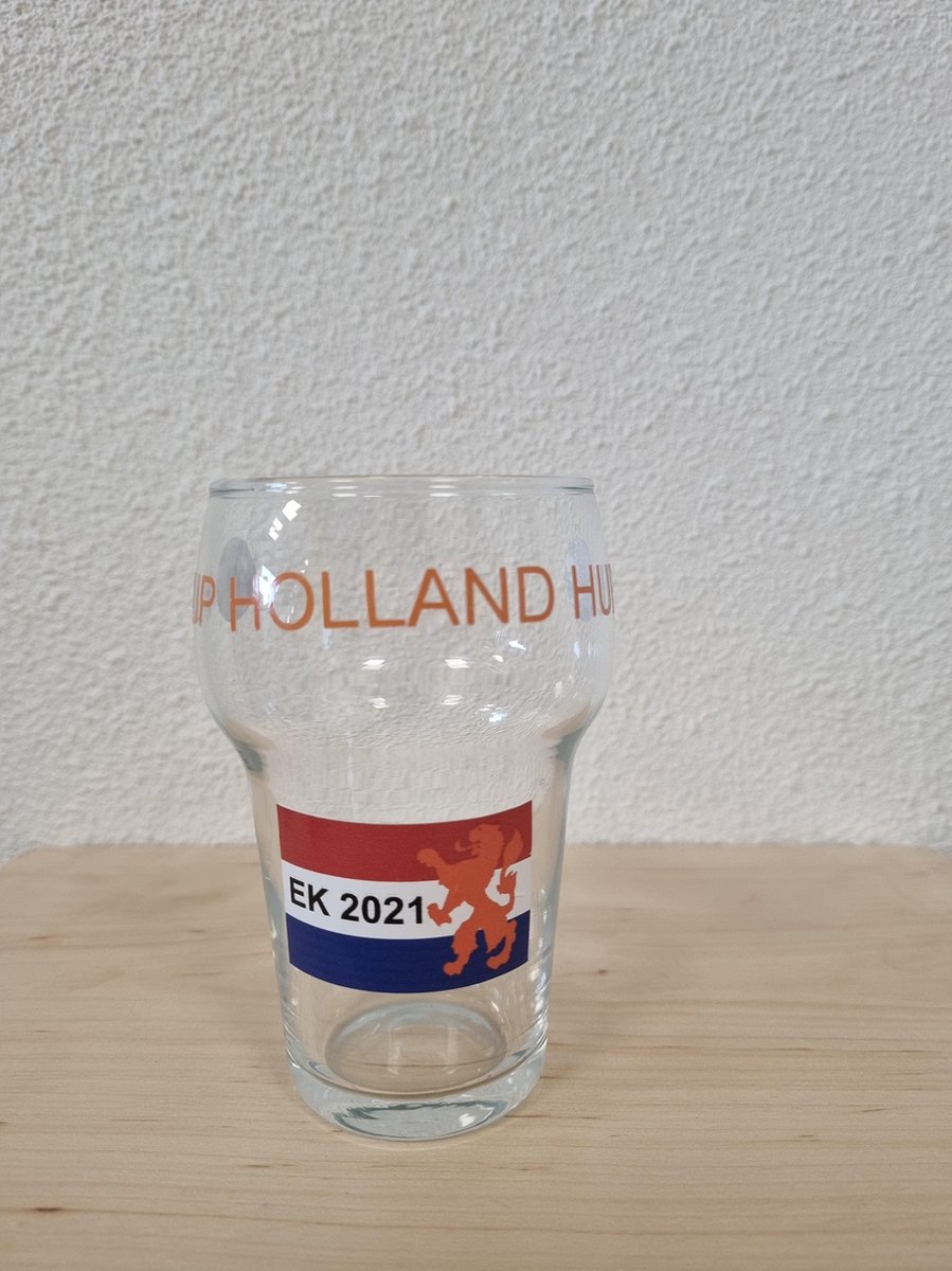 WK voetbal 2022 oranje bierglas - Europees kampioenschap - bier drinken - uniek glas 2022 - voetbal zomer - WK voetbal - oranje - Holland artikelen - collectors item