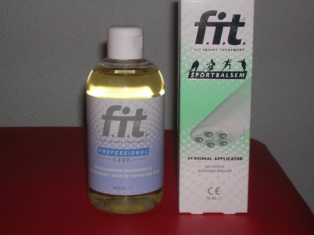 Goedkoopste F.I.T. Masseur set - F.I.T. Sportbalsem Met Personal Applicator 75ml & F.I.T. Massageolie 250ml